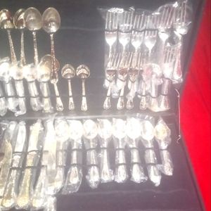 W.m. Rogers and son real selver